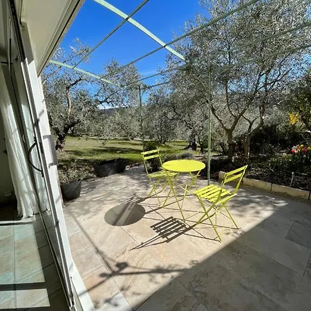 La Maison Dans L'olivette * Oraison